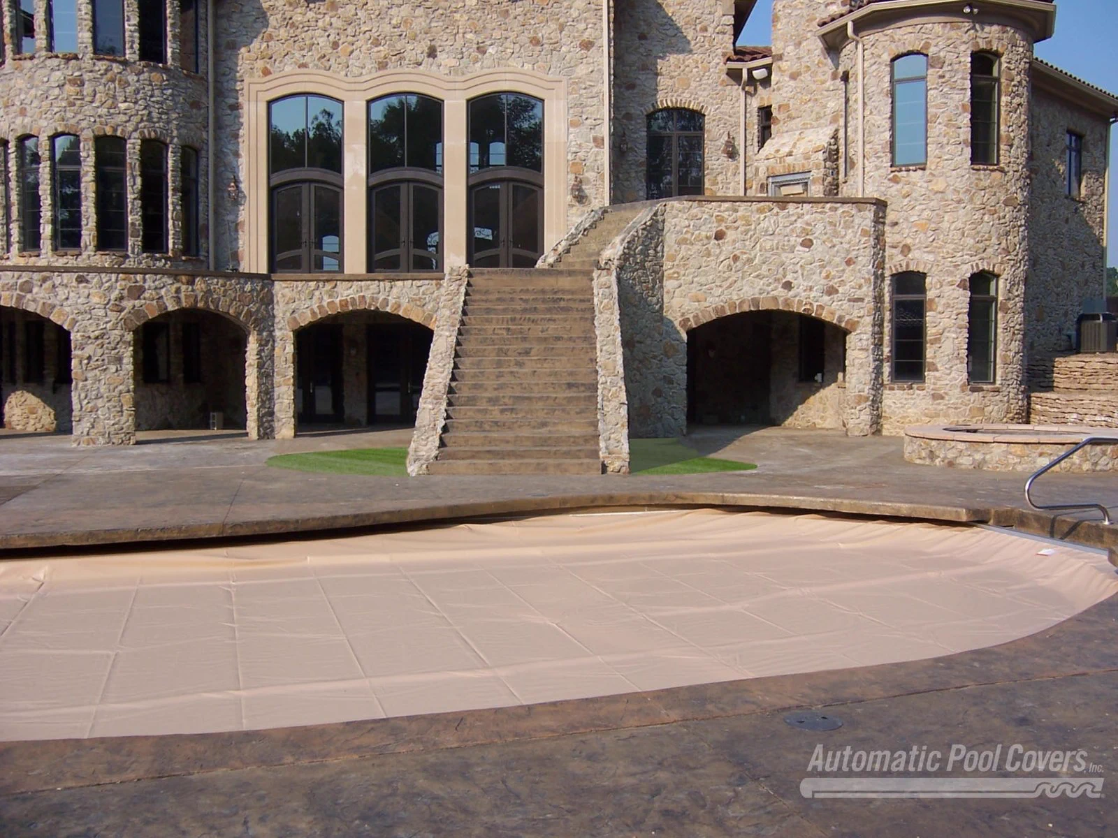 Automatic pool cover system