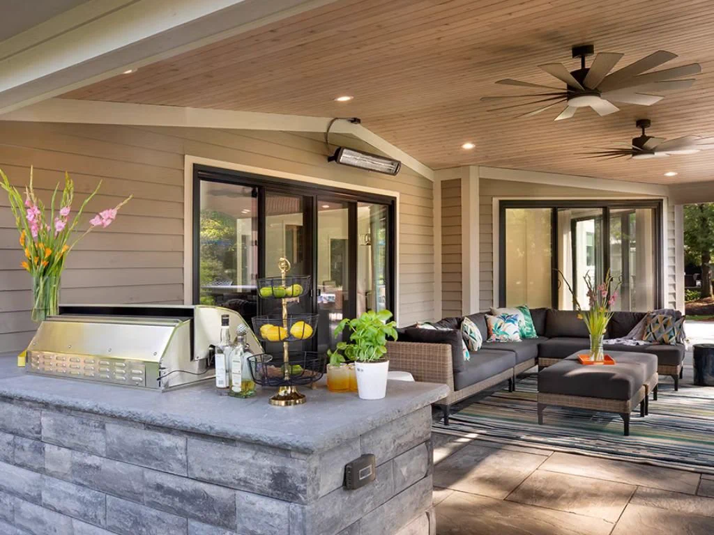 Custom outdoor living spaces by Maxima Pools
