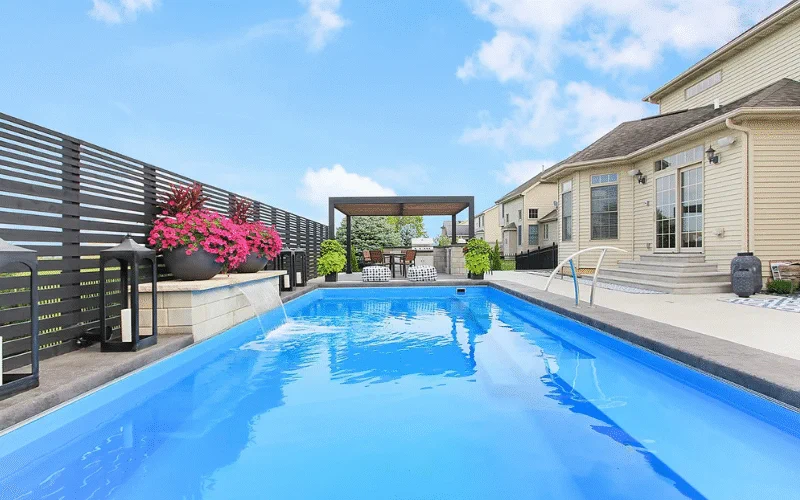 Grand Manhattan fiberglass pool